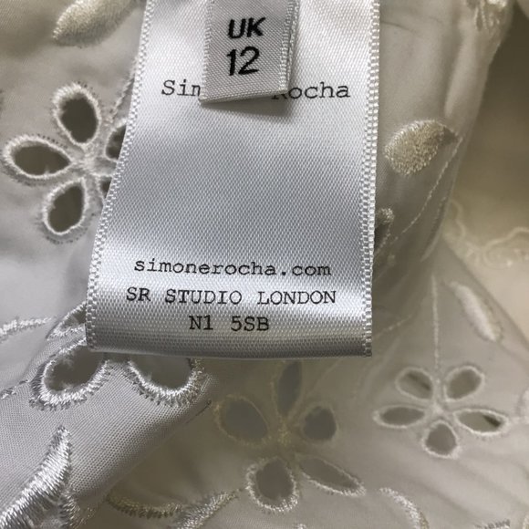 SIMONE ROCHA WHITE COTTON EYELET SHORTS - Picture 6 of 6